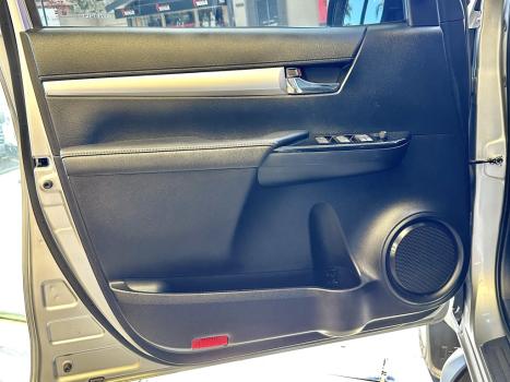 TOYOTA Hilux Caminhonete 2.8 16V SRX 4X4 TURBO DIESEL CABINE DUPLA AUTOMTICO, Foto 7