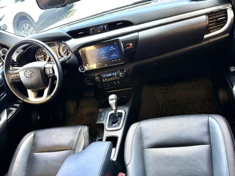 TOYOTA Hilux Caminhonete 2.8 16V SRX 4X4 TURBO DIESEL CABINE DUPLA AUTOMTICO, Foto 13