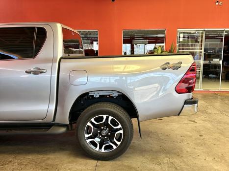 TOYOTA Hilux Caminhonete 2.8 16V SRX 4X4 TURBO DIESEL CABINE DUPLA AUTOMTICO, Foto 26
