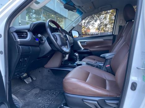TOYOTA Hilux SW4 2.7 16V 4P FLEX SR 7 LUGARES AUTOMTICO, Foto 8