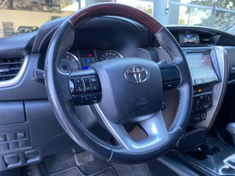 TOYOTA Hilux SW4 2.7 16V 4P FLEX SR 7 LUGARES AUTOMTICO, Foto 9