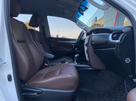 TOYOTA Hilux SW4 2.7 16V 4P FLEX SR 7 LUGARES AUTOMTICO, Foto 15