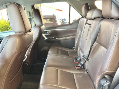 TOYOTA Hilux SW4 2.7 16V 4P FLEX SRV 7 LUGARES AUTOMTICO, Foto 8