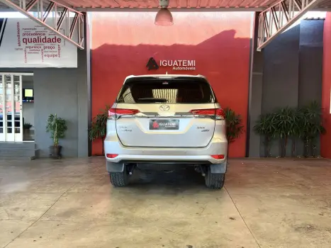TOYOTA Hilux SW4 2.7 16V 4P FLEX SRV 7 LUGARES AUTOMTICO, Foto 23