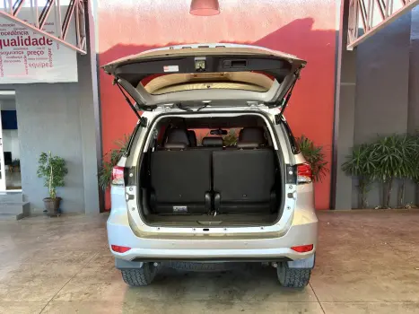 TOYOTA Hilux SW4 2.7 16V 4P FLEX SRV 7 LUGARES AUTOMTICO, Foto 26