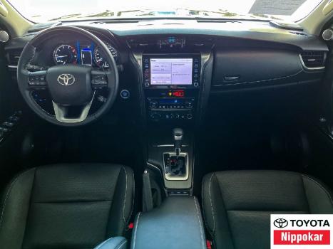 TOYOTA Hilux SW4 2.8 16V 4P SRX 4X4 7 LUGARES TURBO DIESEL AUTOMTICO, Foto 6