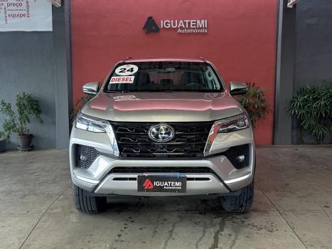 TOYOTA Hilux SW4 2.8 16V 4P SRX 4X4 7 LUGARES TURBO DIESEL AUTOMTICO, Foto 7