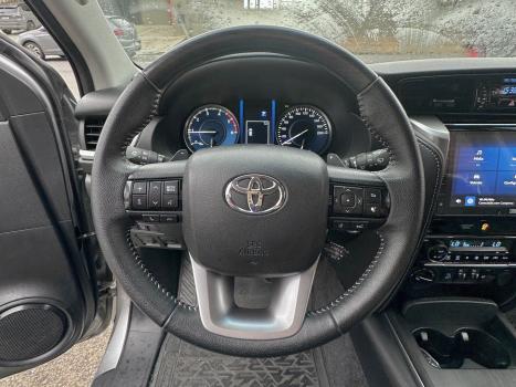 TOYOTA Hilux SW4 2.8 16V 4P SRX 4X4 7 LUGARES TURBO DIESEL AUTOMTICO, Foto 17