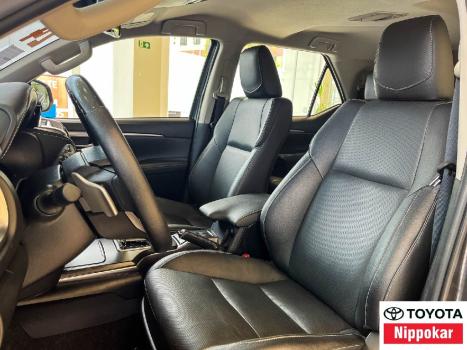 TOYOTA Hilux SW4 2.8 16V 4P SRX PLATINUM 4X4 7 LUGARES TURBO DIESEL AUTOMTICO, Foto 2