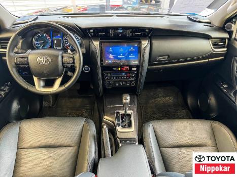 TOYOTA Hilux SW4 2.8 16V 4P SRX PLATINUM 4X4 7 LUGARES TURBO DIESEL AUTOMTICO, Foto 6