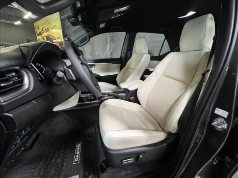 TOYOTA Hilux SW4 2.8 4P 4X4 TURBO DIESEL, Foto 8
