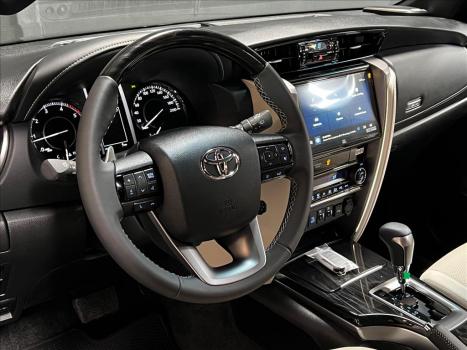 TOYOTA Hilux SW4 2.8 4P 4X4 TURBO DIESEL, Foto 10