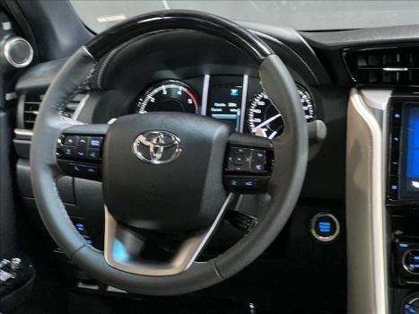 TOYOTA Hilux SW4 2.8 4P 4X4 TURBO DIESEL, Foto 15