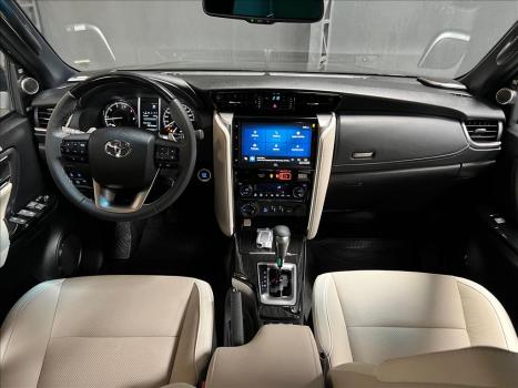 TOYOTA Hilux SW4 2.8 4P 4X4 TURBO DIESEL, Foto 17