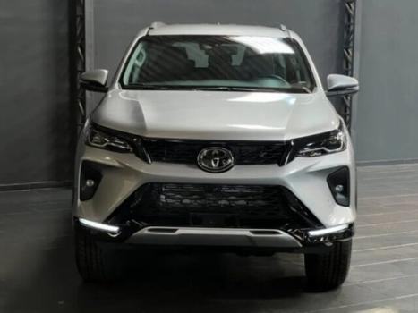 TOYOTA Hilux SW4 2.8 16V 4P SRX PLATINUM 4X4 TURBO DIESEL AUTOMTICO, Foto 3