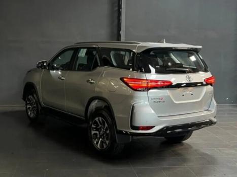 TOYOTA Hilux SW4 2.8 16V 4P SRX PLATINUM 4X4 TURBO DIESEL AUTOMTICO, Foto 4
