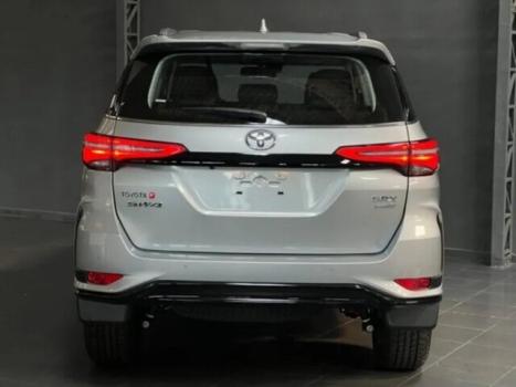 TOYOTA Hilux SW4 2.8 16V 4P SRX PLATINUM 4X4 TURBO DIESEL AUTOMTICO, Foto 5