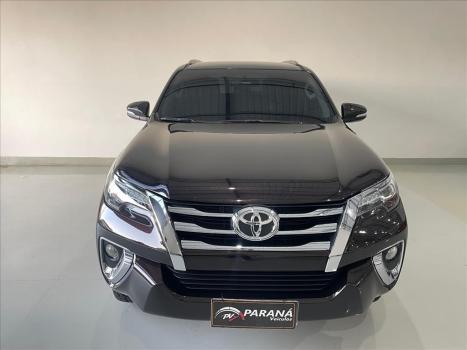 TOYOTA Hilux SW4 2.8 16V 4P SRX 4X4 7 LUGARES TURBO DIESEL AUTOMTICO, Foto 2