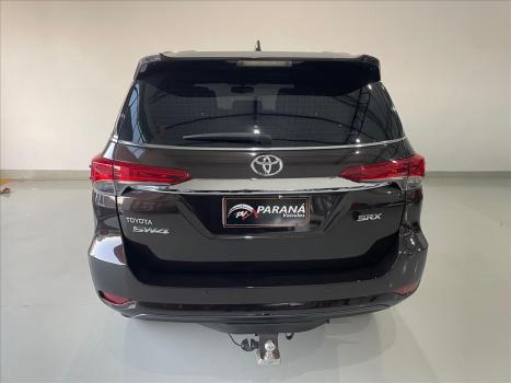 TOYOTA Hilux SW4 2.8 16V 4P SRX 4X4 7 LUGARES TURBO DIESEL AUTOMTICO, Foto 5