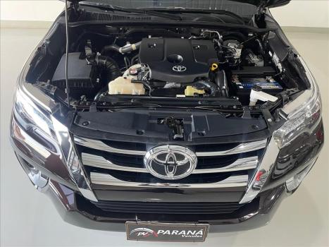 TOYOTA Hilux SW4 2.8 16V 4P SRX 4X4 7 LUGARES TURBO DIESEL AUTOMTICO, Foto 10