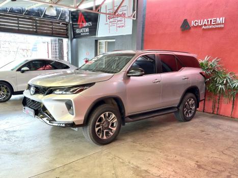 TOYOTA Hilux SW4 2.8 16V 4P SRX PLATINUM 4X4 7 LUGARES TURBO DIESEL AUTOMTICO, Foto 3