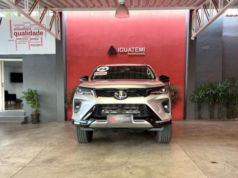 TOYOTA Hilux SW4 2.8 16V 4P SRX PLATINUM 4X4 7 LUGARES TURBO DIESEL AUTOMTICO, Foto 4