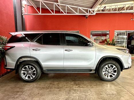 TOYOTA Hilux SW4 2.8 16V 4P SRX PLATINUM 4X4 7 LUGARES TURBO DIESEL AUTOMTICO, Foto 6