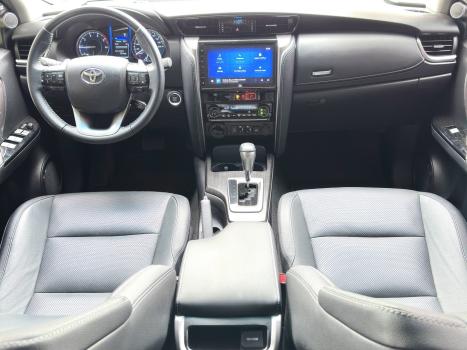 TOYOTA Hilux SW4 2.8 16V 4P SRX PLATINUM 4X4 7 LUGARES TURBO DIESEL AUTOMTICO, Foto 14