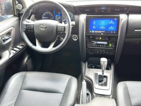 TOYOTA Hilux SW4 2.8 16V 4P SRX PLATINUM 4X4 7 LUGARES TURBO DIESEL AUTOMTICO, Foto 17