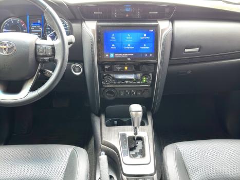 TOYOTA Hilux SW4 2.8 16V 4P SRX PLATINUM 4X4 7 LUGARES TURBO DIESEL AUTOMTICO, Foto 18