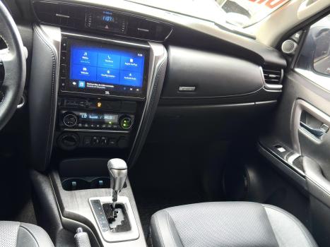TOYOTA Hilux SW4 2.8 16V 4P SRX PLATINUM 4X4 7 LUGARES TURBO DIESEL AUTOMTICO, Foto 19