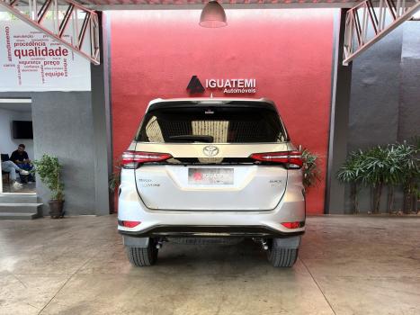 TOYOTA Hilux SW4 2.8 16V 4P SRX PLATINUM 4X4 7 LUGARES TURBO DIESEL AUTOMTICO, Foto 24