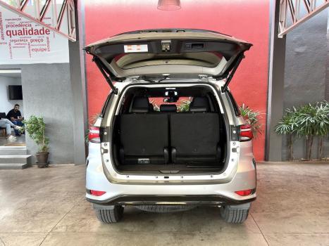 TOYOTA Hilux SW4 2.8 16V 4P SRX PLATINUM 4X4 7 LUGARES TURBO DIESEL AUTOMTICO, Foto 28