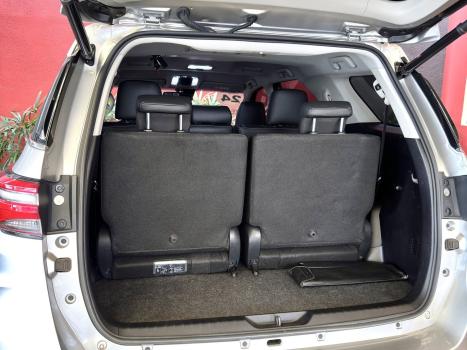 TOYOTA Hilux SW4 2.8 16V 4P SRX PLATINUM 4X4 7 LUGARES TURBO DIESEL AUTOMTICO, Foto 29
