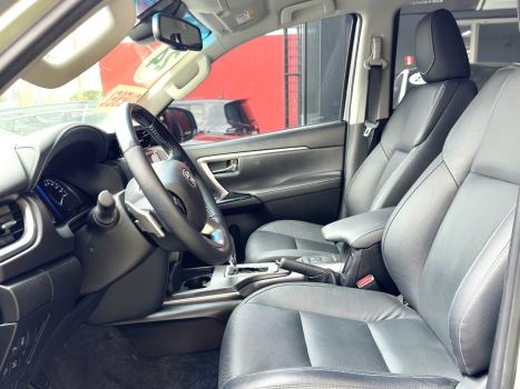 TOYOTA Hilux SW4 2.8 16V 4P SRX PLATINUM 4X4 7 LUGARES TURBO DIESEL AUTOMTICO, Foto 10