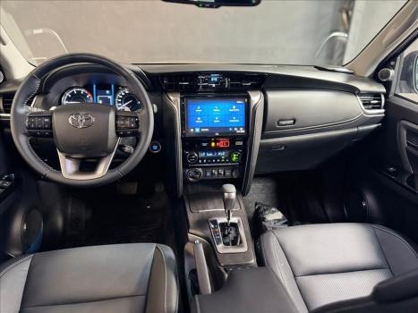 TOYOTA Hilux SW4 2.8 16V 4P SRX PLATINUM 4X4 7 LUGARES TURBO DIESEL AUTOMTICO, Foto 11