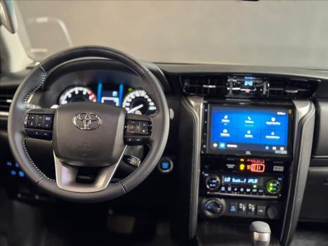 TOYOTA Hilux SW4 2.8 16V 4P SRX PLATINUM 4X4 7 LUGARES TURBO DIESEL AUTOMTICO, Foto 15