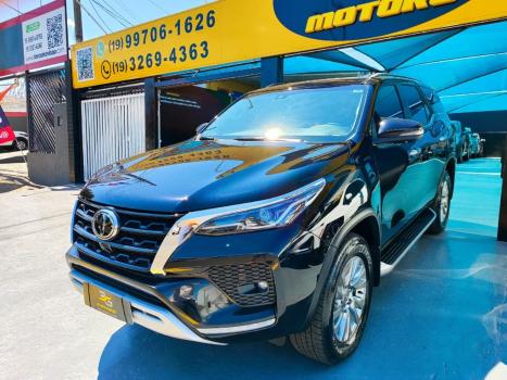 TOYOTA Hilux SW4 2.8 16V 4P SRX 4X4 7 LUGARES TURBO DIESEL AUTOMTICO, Foto 4