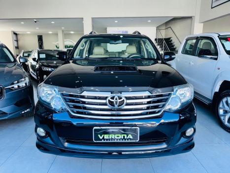 TOYOTA Hilux SW4 3.0 16V 4P SRV 4X4 7 LUGARES TURBO DIESEL AUTOMTICO, Foto 1