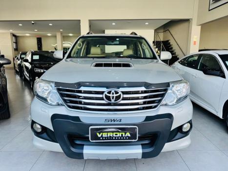 TOYOTA Hilux SW4 3.0 16V 4P SRV 4X4 7 LUGARES TURBO DIESEL AUTOMTICO, Foto 5