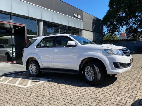 TOYOTA Hilux SW4 3.0 16V 4P SRV 4X4 7 LUGARES TURBO DIESEL AUTOMTICO, Foto 3