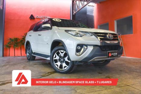 TOYOTA Hilux SW4 , Foto 1