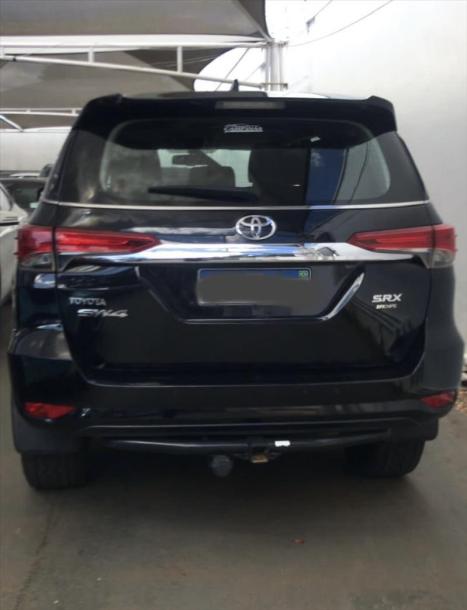 TOYOTA Hilux SW4 , Foto 6