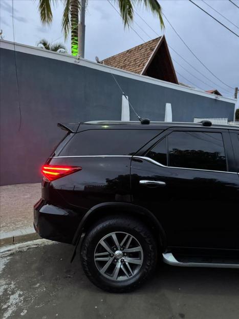 TOYOTA Hilux SW4 , Foto 2