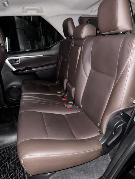 TOYOTA Hilux SW4 , Foto 6