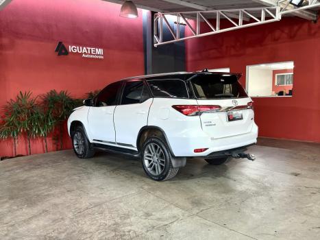 TOYOTA Hilux SW4 , Foto 3