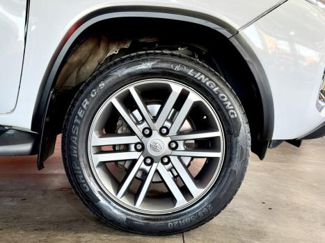 TOYOTA Hilux SW4 , Foto 14