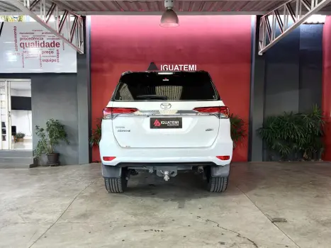 TOYOTA Hilux SW4 , Foto 26