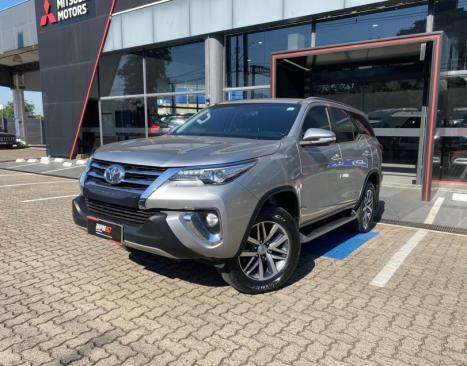 TOYOTA Hilux SW4 , Foto 1