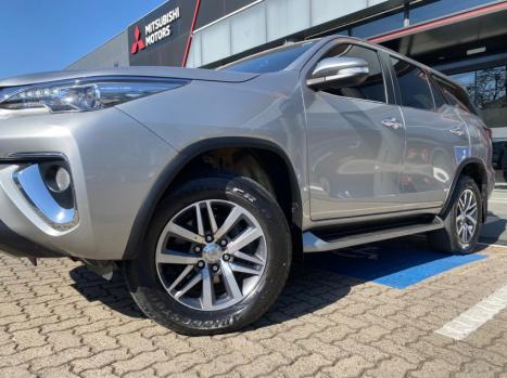 TOYOTA Hilux SW4 , Foto 2